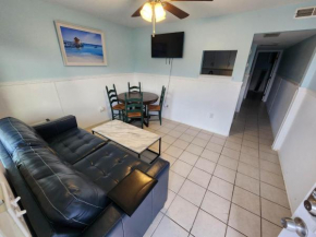 125 Atlantic Avenue Unit E - Pet Friendly! Walk To The Beach and Pier!1BR -1BA - Sleeps 2-4 guests!